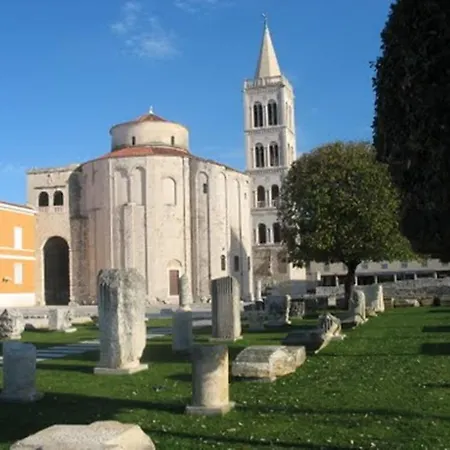 アパート グレタ レジデンス *