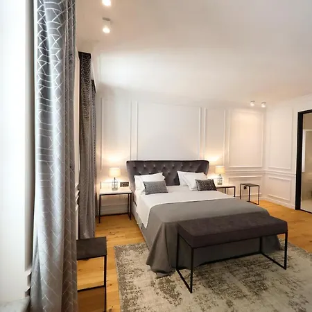 グレタ レジデンス