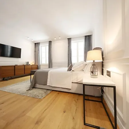 グレタ レジデンス *